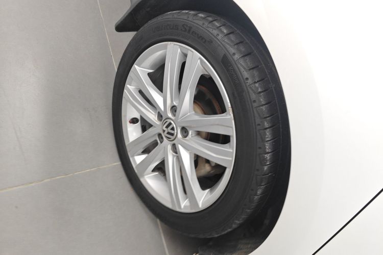 Volkswagen Sagitar 2019 immagine di auto #11