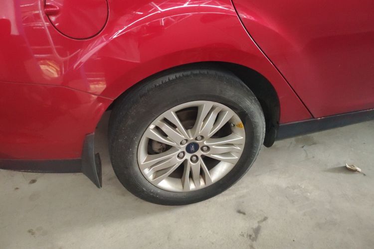 Ford Focus (Imported) 2014 #11 Ford Focus (Imported) 2014 صورة سيارة #11