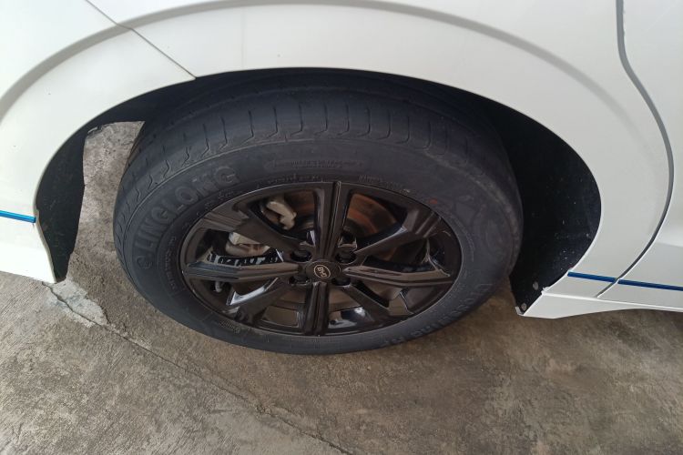 BYD e3 2022 car image #11