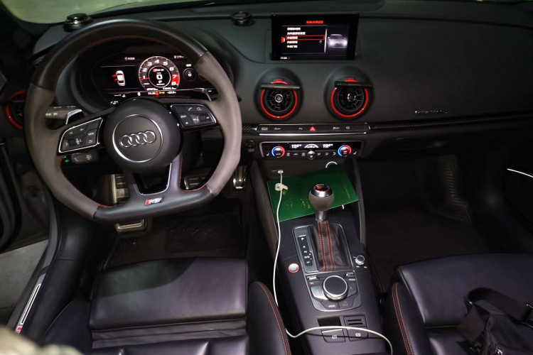 Audi RS 3 2019 car image #11