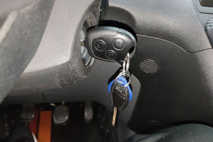 Ford Transit 2022 car image #11