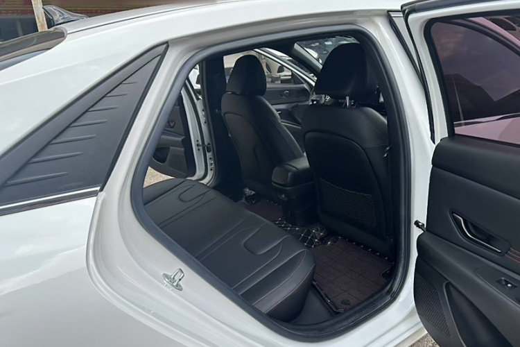 Hyundai Elantra EV 2021 car image #11