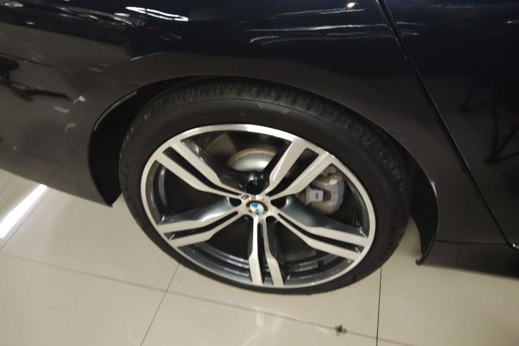 BMW M760Le 2019 car image #11