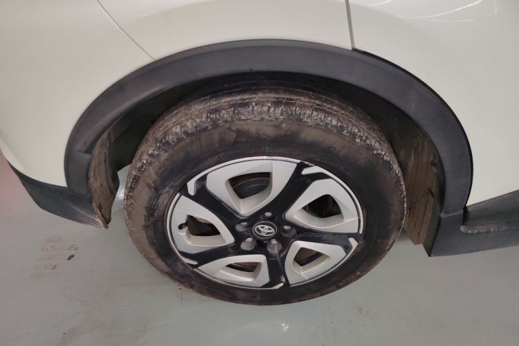 Toyota C-HR EV 2020 immagine di auto #11