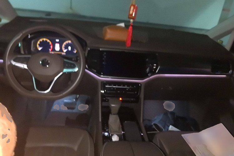 Volkswagen Viloran 2021 car image #11