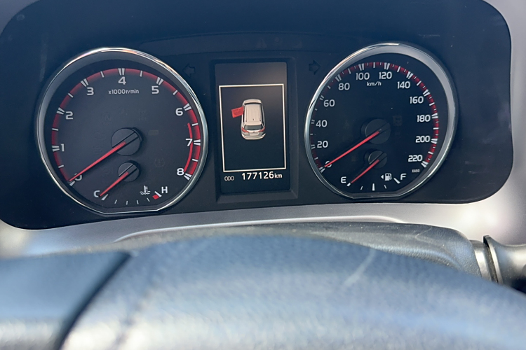 Toyota RAV4 (Imported) 2017 #11 Toyota RAV4 (Imported) 2017 immagine di auto #11