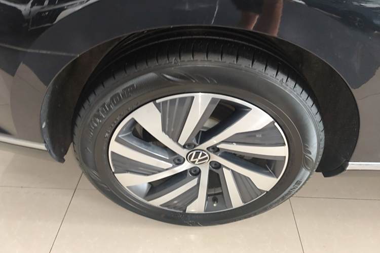 Volkswagen Magotan GTE 2022 car image #11