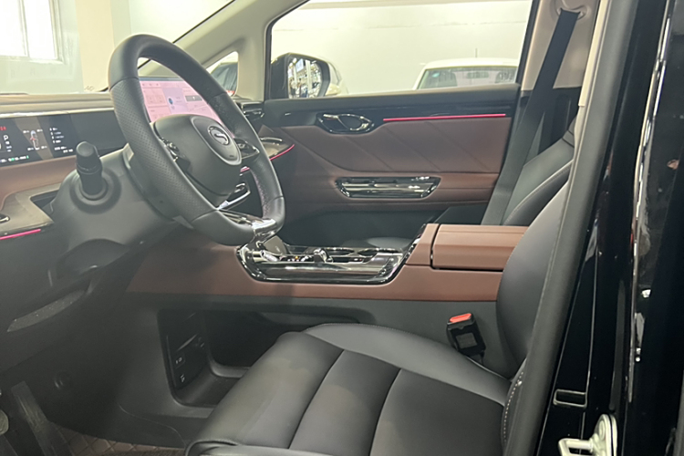 GAC Trumpchi E8 2025 imagem de carro #11