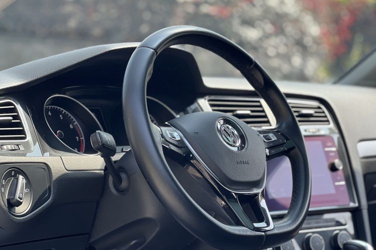 Volkswagen Golf (Imported) 2020 immagine di auto #11