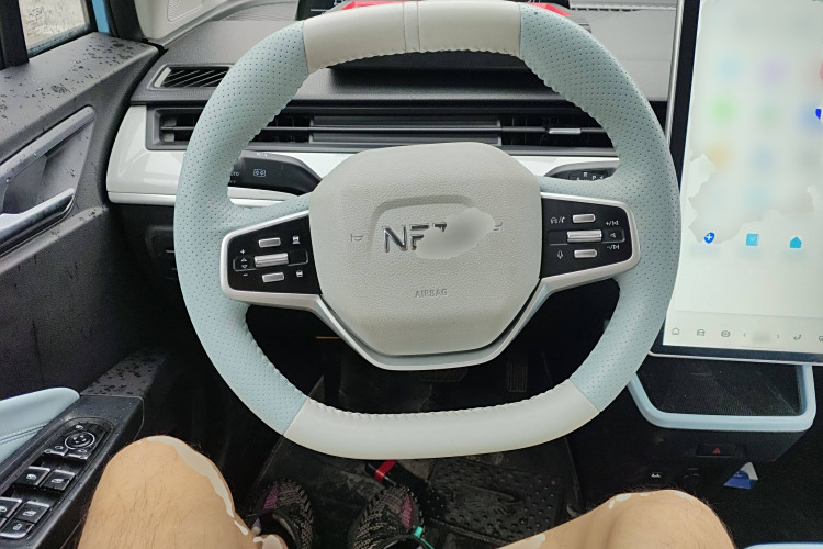 哪吒汽车 哪吒AYA 2023 汽车图片 #11