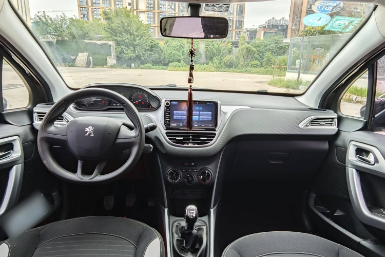 Peugeot 2008 2016 image de voiture #11