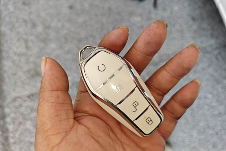 BYD Qin New Energy 2021 car image #11