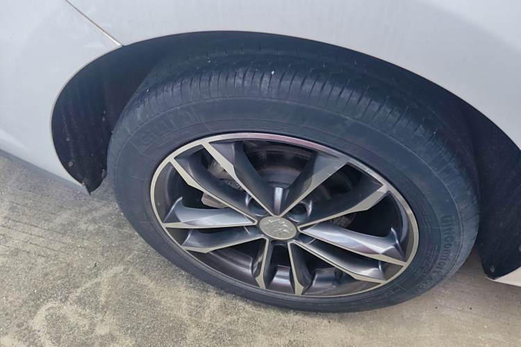 BYD Qin Pro 2019 #11 BYD Qin Pro 2019 car image #11