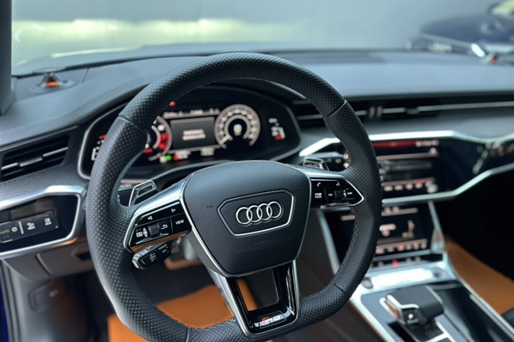 Audi RS 6 2021 car image #11