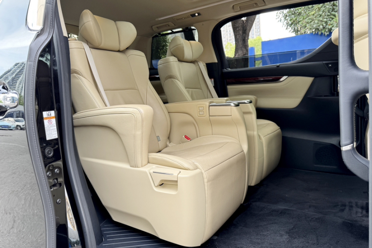 丰田 埃尔法 2017 汽车图片 #11