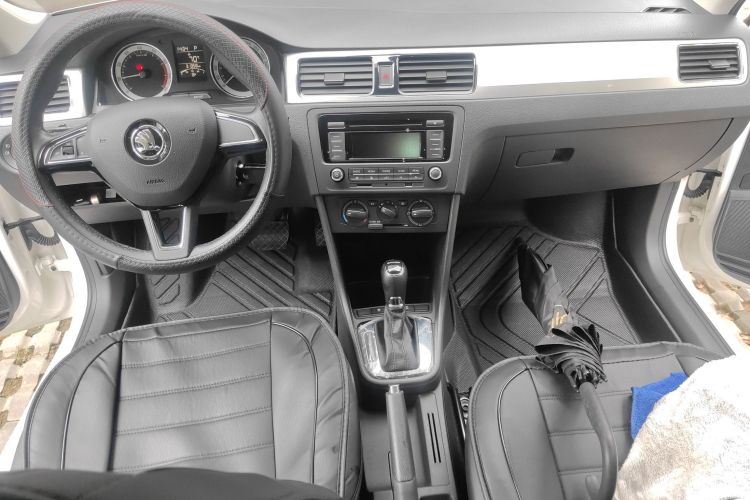 Skoda Rapid 2019 imagen de coche #11