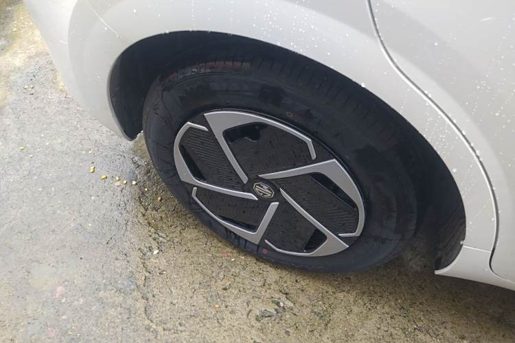 MG 4 EV 2025 car image #11