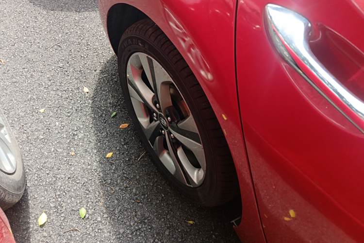 Hyundai Lafesta 2018 #11 Hyundai Lafesta 2018 car image #11