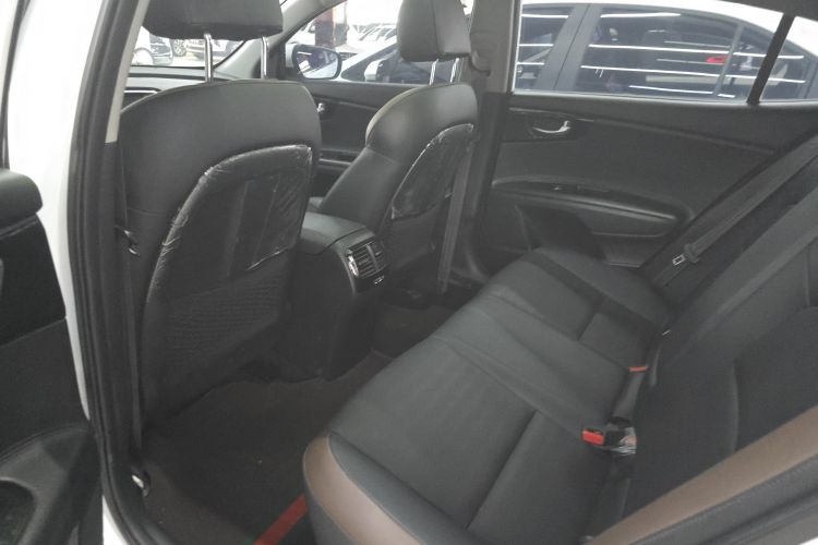 Kia K5 2018 imagen de coche #11