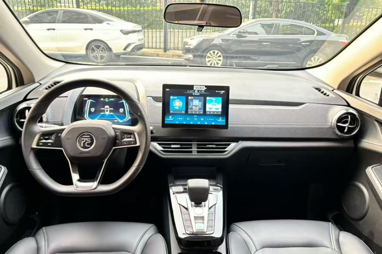 BYD Yuan New Energy 2020 #11 BYD Yuan New Energy 2020 صورة سيارة #11