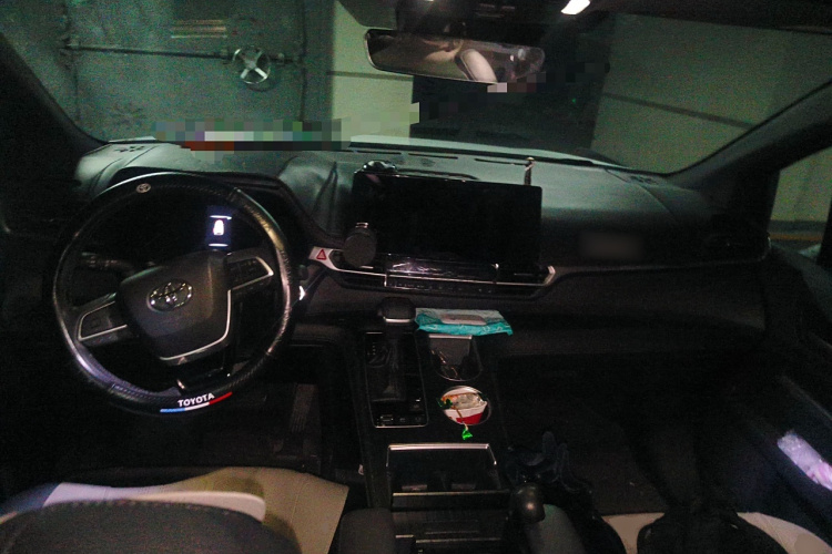 Toyota Sienna 2024 image de voiture #11