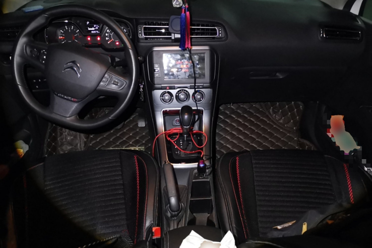 Citroen C4 C-Quatre 2018 car image #11