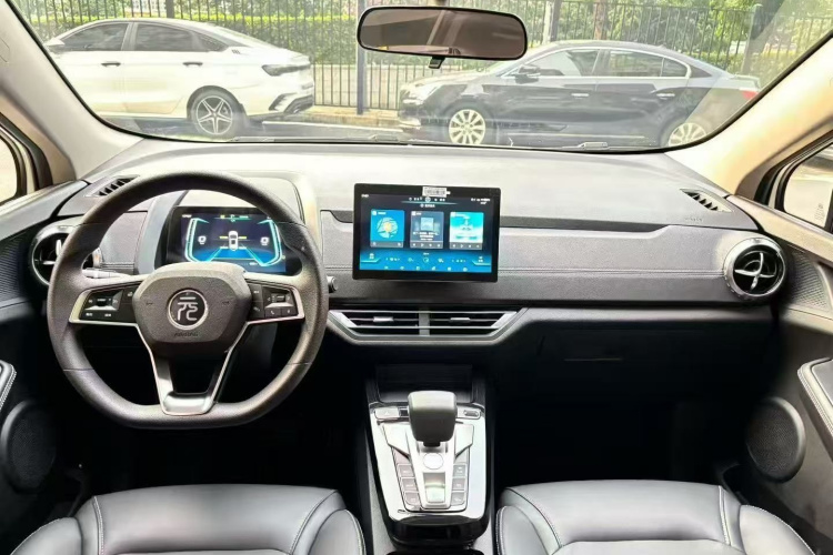 BYD Yuan New Energy 2020 immagine di auto #11