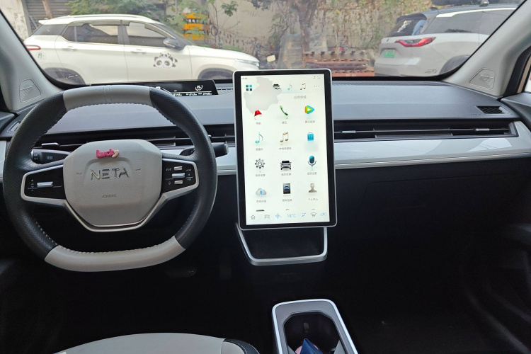 哪吒汽车 哪吒AYA 2023 汽车图片 #11