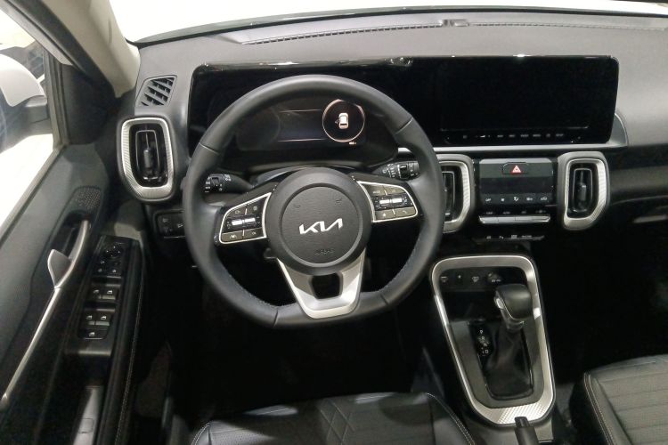 Kia Sonet 2024 immagine di auto #11