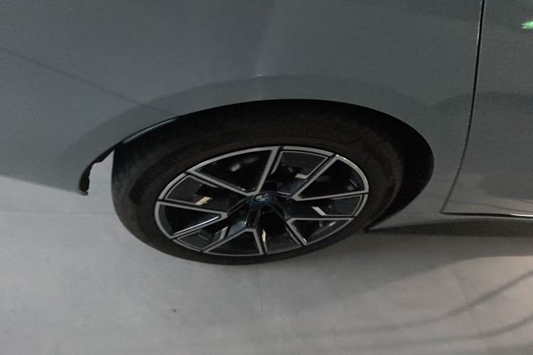 BMW i4 M50 2023 #11 BMW i4 M50 2023 car image #11