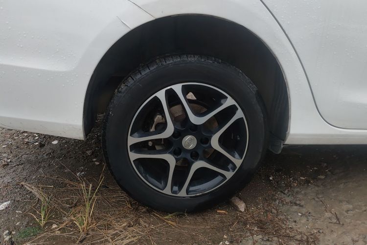 BYD G5 2017 #11 BYD G5 2017 car image #11