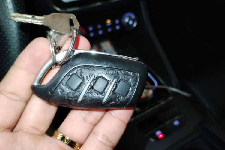 MG EZS Electric 2019 car image #11