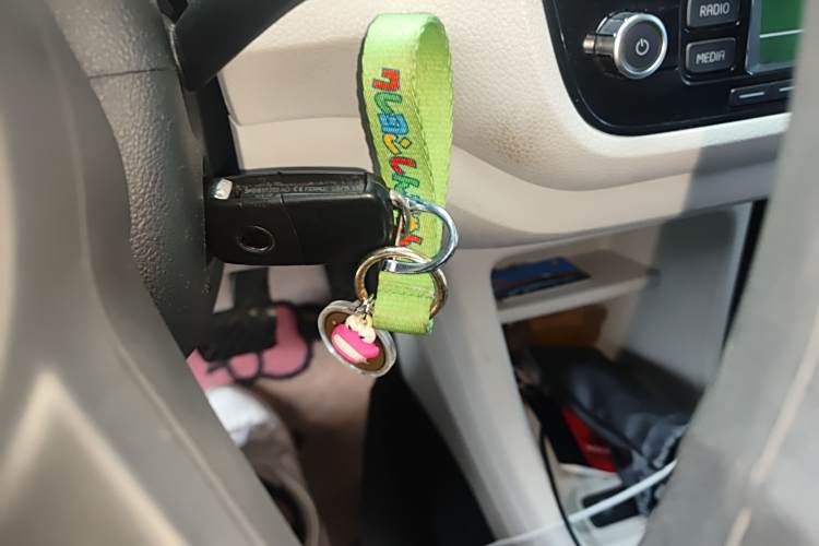 Volkswagen up! 2016 imagem de carro #11