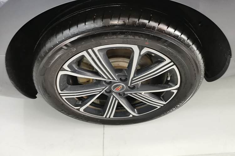 HongQi H5 PHEV 2025 car image #11