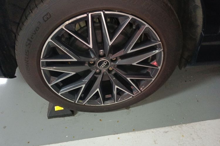 Audi Q5 e-tron 2023 #11 Audi Q5 e-tron 2023 immagine di auto #11