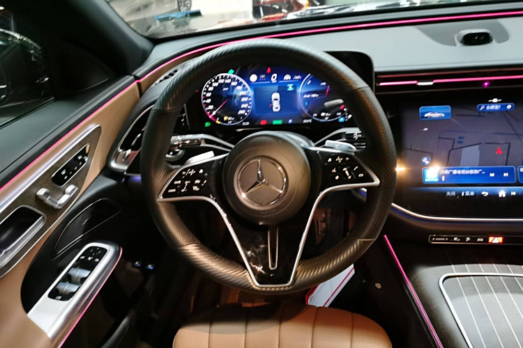 Mercedes-Benz E Class New Energy 2024 car image #11