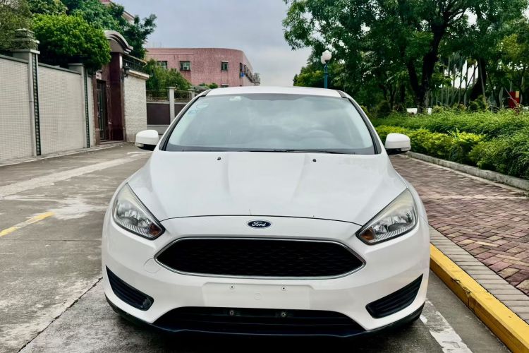 Ford Focus 2018 car image #11