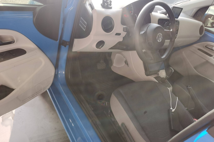 Volkswagen up! 2016 imagem de carro #11