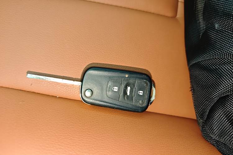 MG GT 2018 car image #11