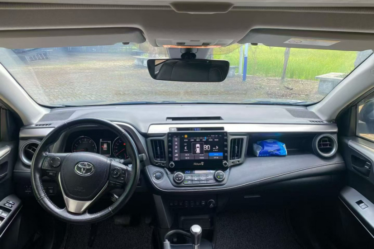 Toyota RAV4 (Imported) 2018 #11 Toyota RAV4 (Imported) 2018 immagine di auto #11