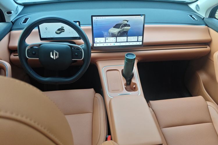 零跑汽车 零跑C10 2025 汽车图片 #11