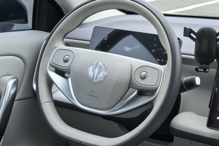 零跑汽车 零跑B01 2025 汽车图片 #11