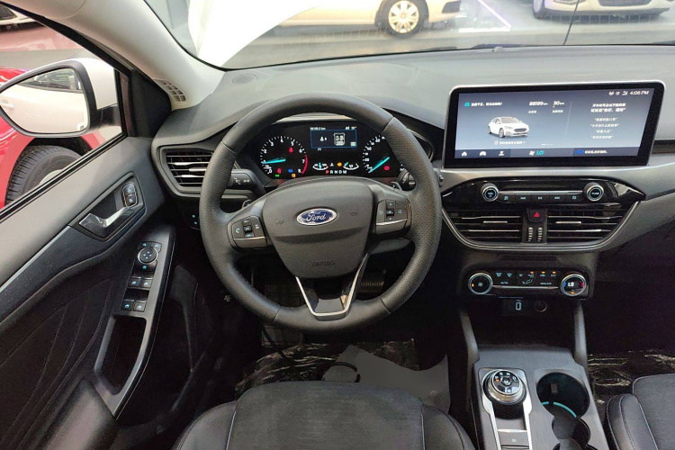 Ford Focus Active 2020 #11 Ford Focus Active 2020 car image #11