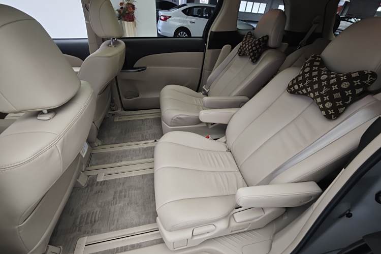 Toyota Previa 2018 car image #11