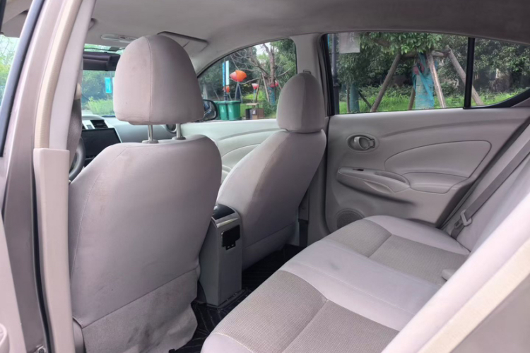 Nissan Sunny 2017 car image #11