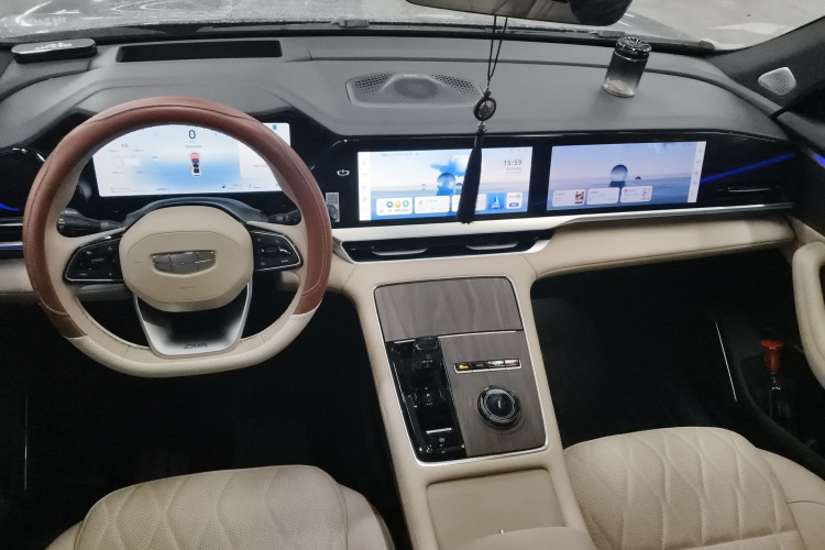 GEELY Tugella 2024 car image #11