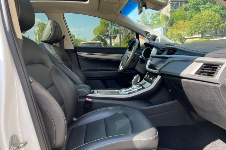 GEELY Emgrand GS 2018 #11 GEELY Emgrand GS 2018 car image #11