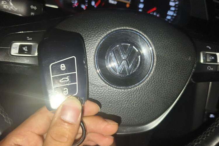 Volkswagen Passat Variant 2018 immagine di auto #11