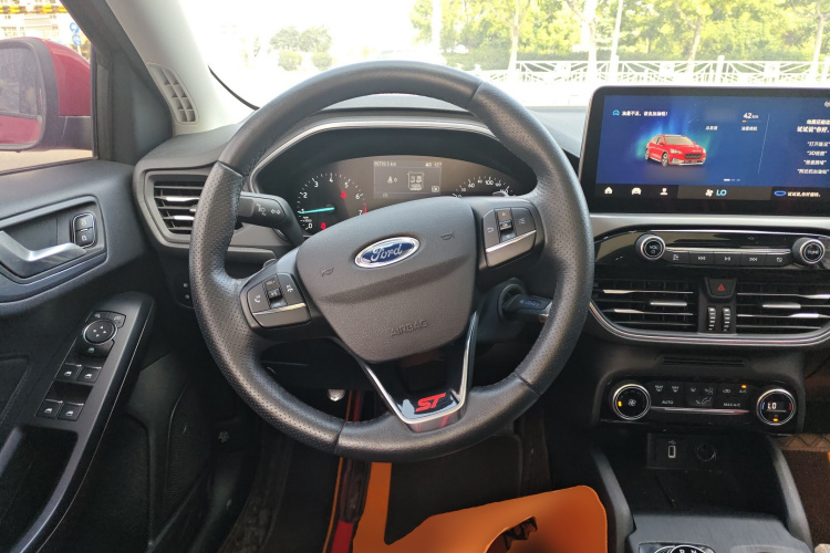 Ford Focus Active 2019 صورة سيارة #11