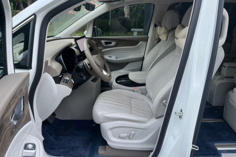 Roewe iMAX8 2020 immagine di auto #11